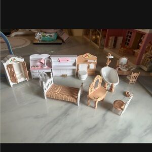 Deluxe Dollhouse Furniture Set - White and Tan